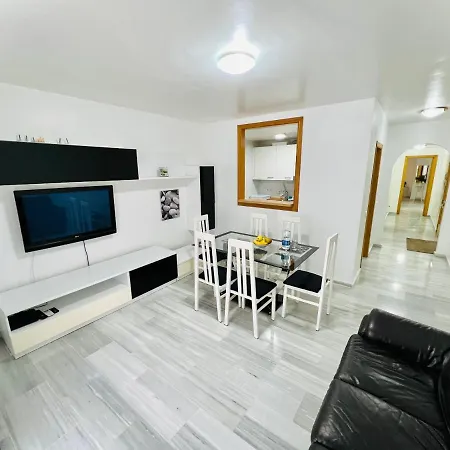 Apartment Precioso Cerca Del Mar Con Wifi, Piscina Y Parking